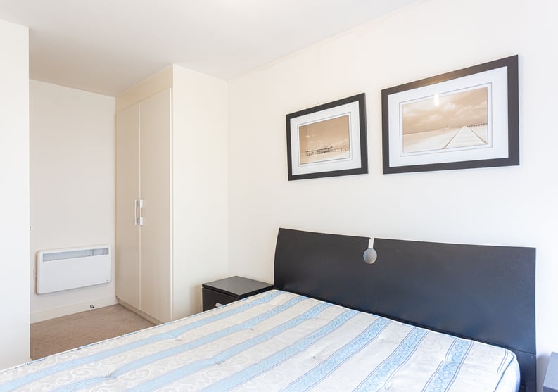 1 bedroom(s) apartment to sale in Heritage Avenue, London-image 16