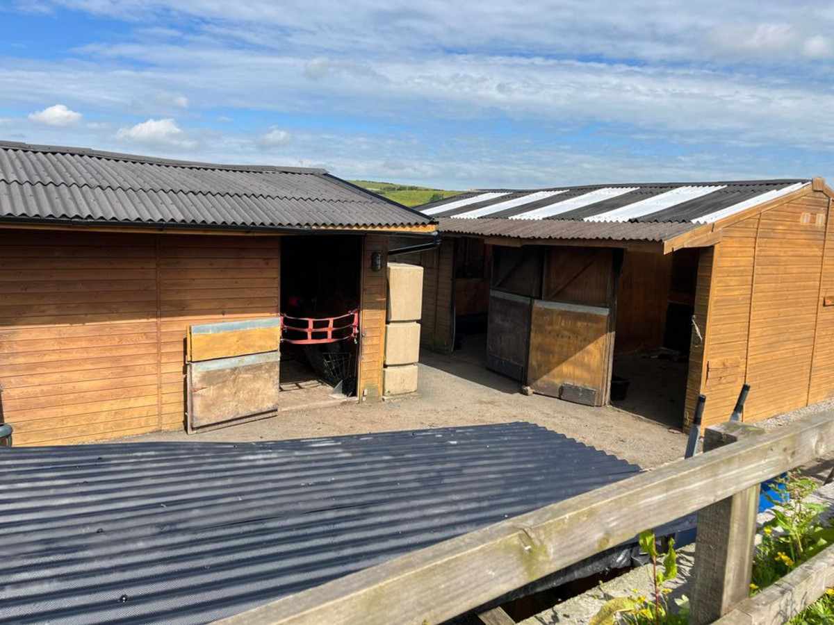 North Farm with Land, Hargreaves Fold Lane, Rossendale, BB4 9RU