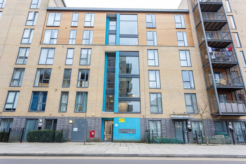 3 bedroom(s) apartment to sale in 7 Charcot Road, Colindale, London-image 22