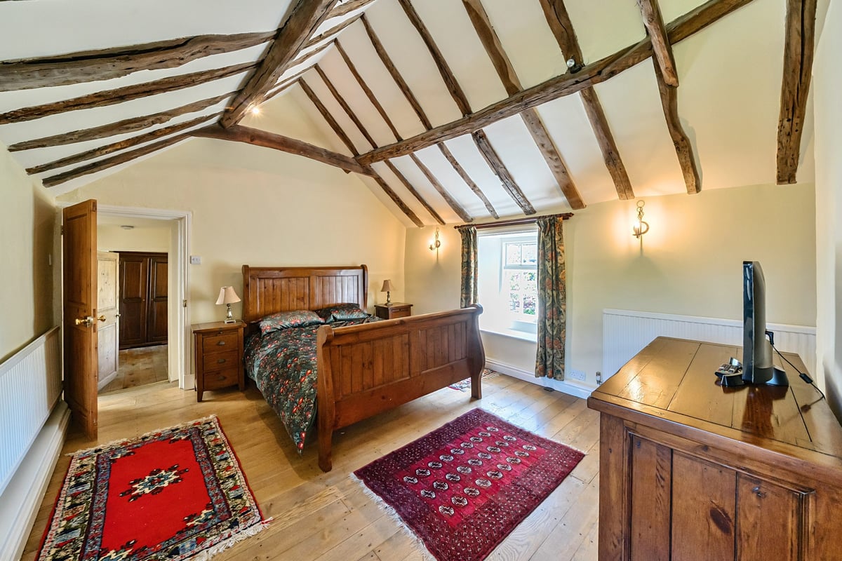 Priory Cottage, Pontefract Road, Pontefract, WF7 7EF