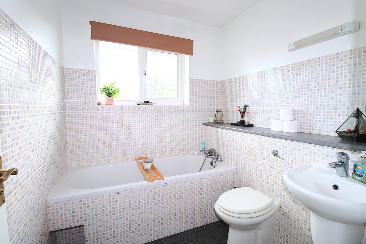 Chamomile Gardens, Farnborough, GU14 9XY