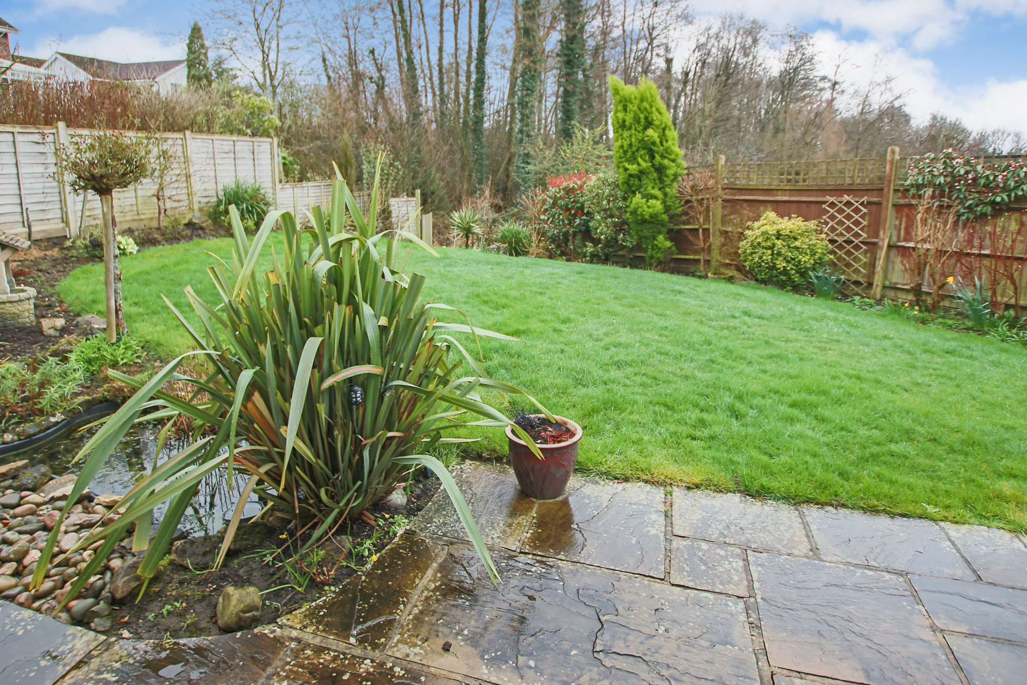 Fulmar Drive, East Grinstead, West Sussex