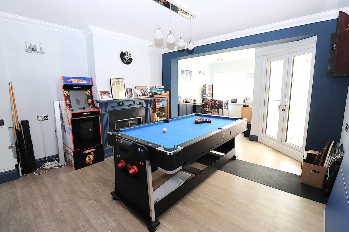 Fleet Road, Farnborough, GU14 9RA