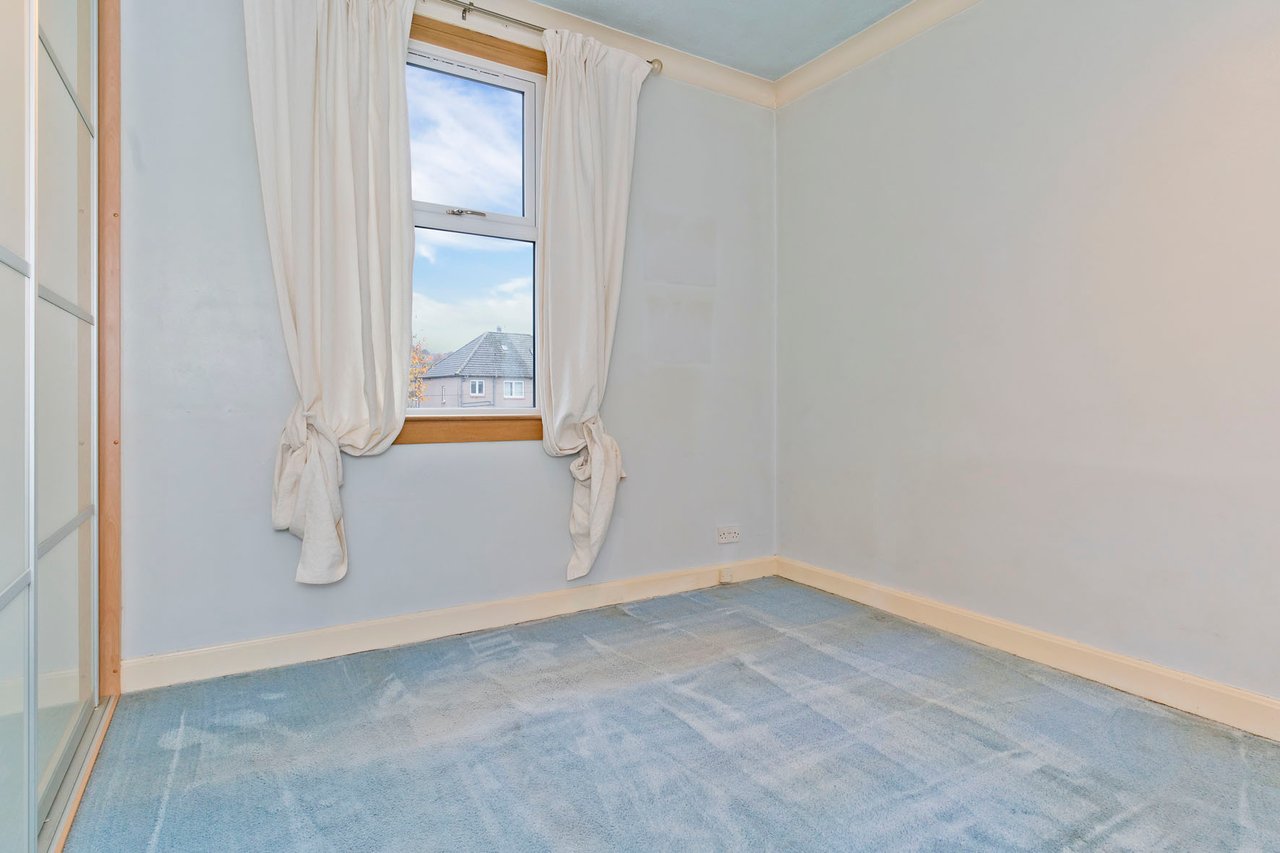 Flat for sale in Edinburgh 39 Parkgrove Drive, Edinburgh Thorntons Property