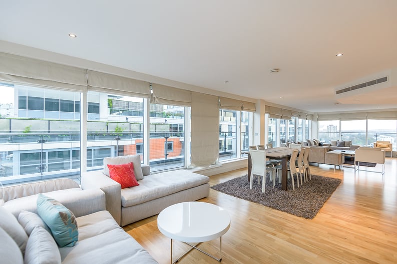 3 bedroom(s) apartment to sale in The Boulevard, London-image 10