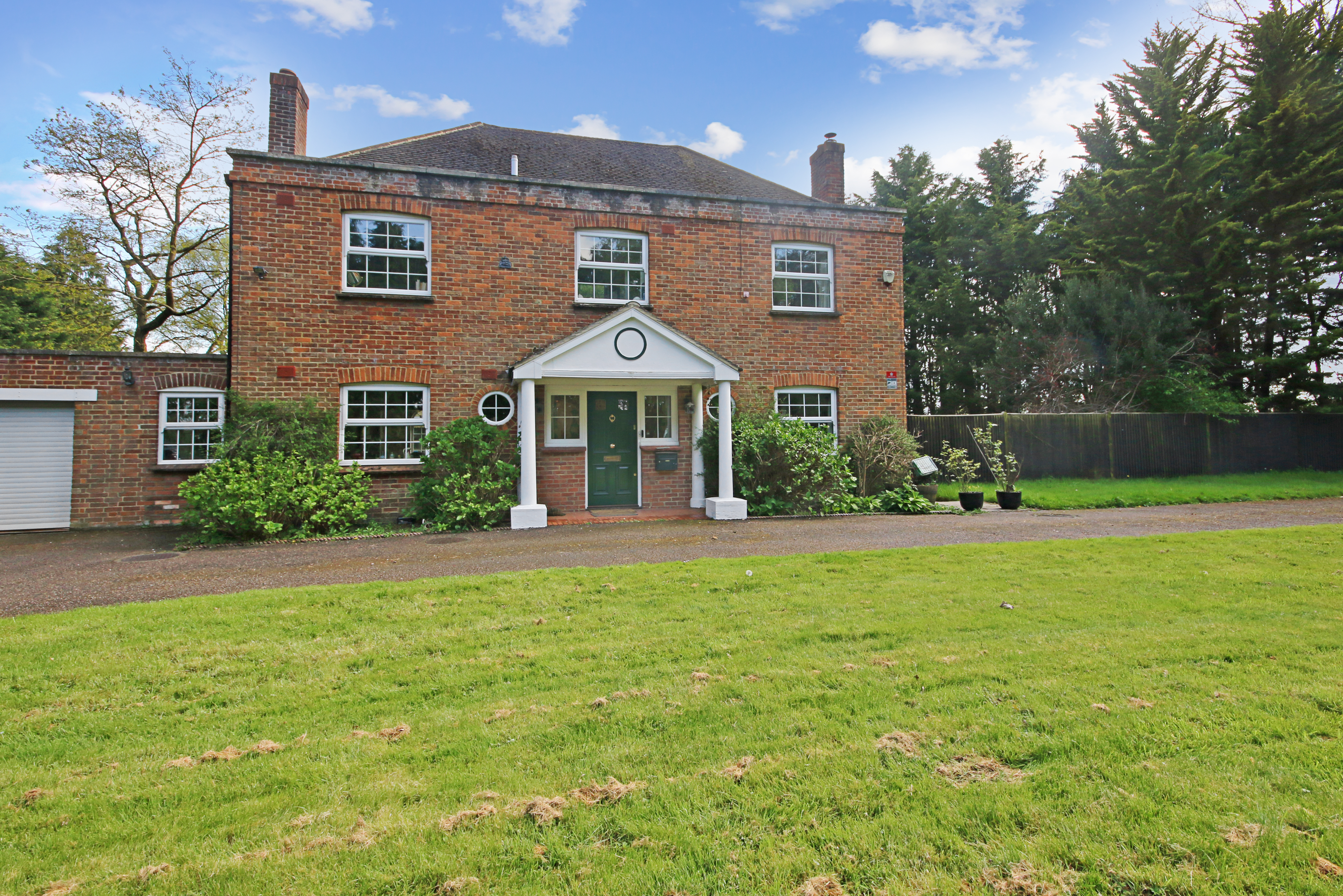 Croydon Barn Lane, Horley, Surrey