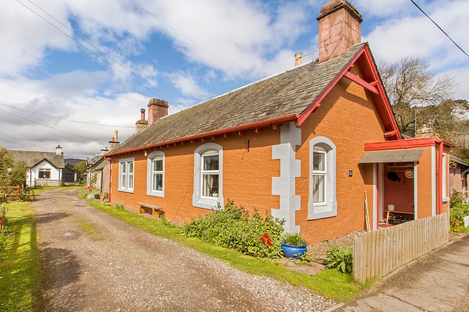 House for sale in Perth South Cottage Bridge Road, Caputh, Perth Thorntons Property