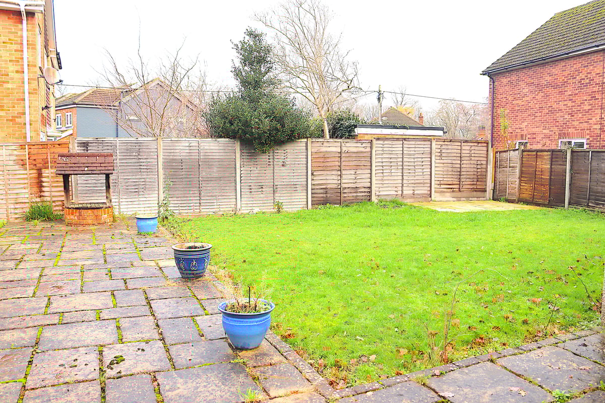 Highfield Road, Farnborough, GU14 0EB