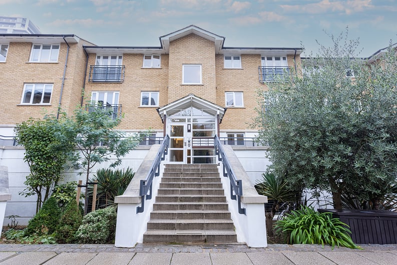 2 bedroom(s) apartment to sale in Cotton Row, Battersea, London-image 16