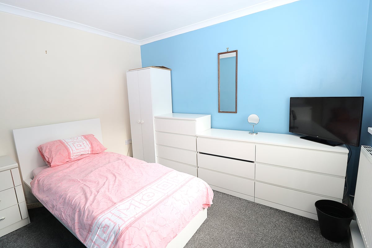 Fleet Road, Farnborough, GU14 9RA