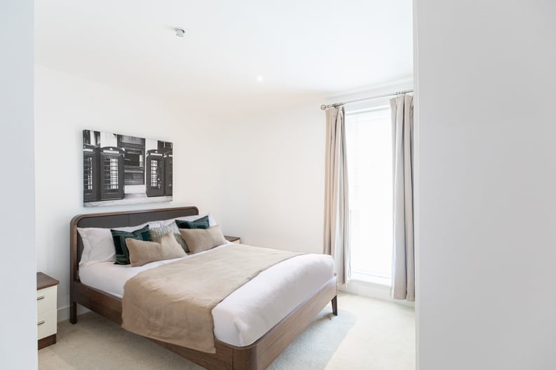 1 bedroom(s) apartment to sale in Bromyard Avenue, London-image 4