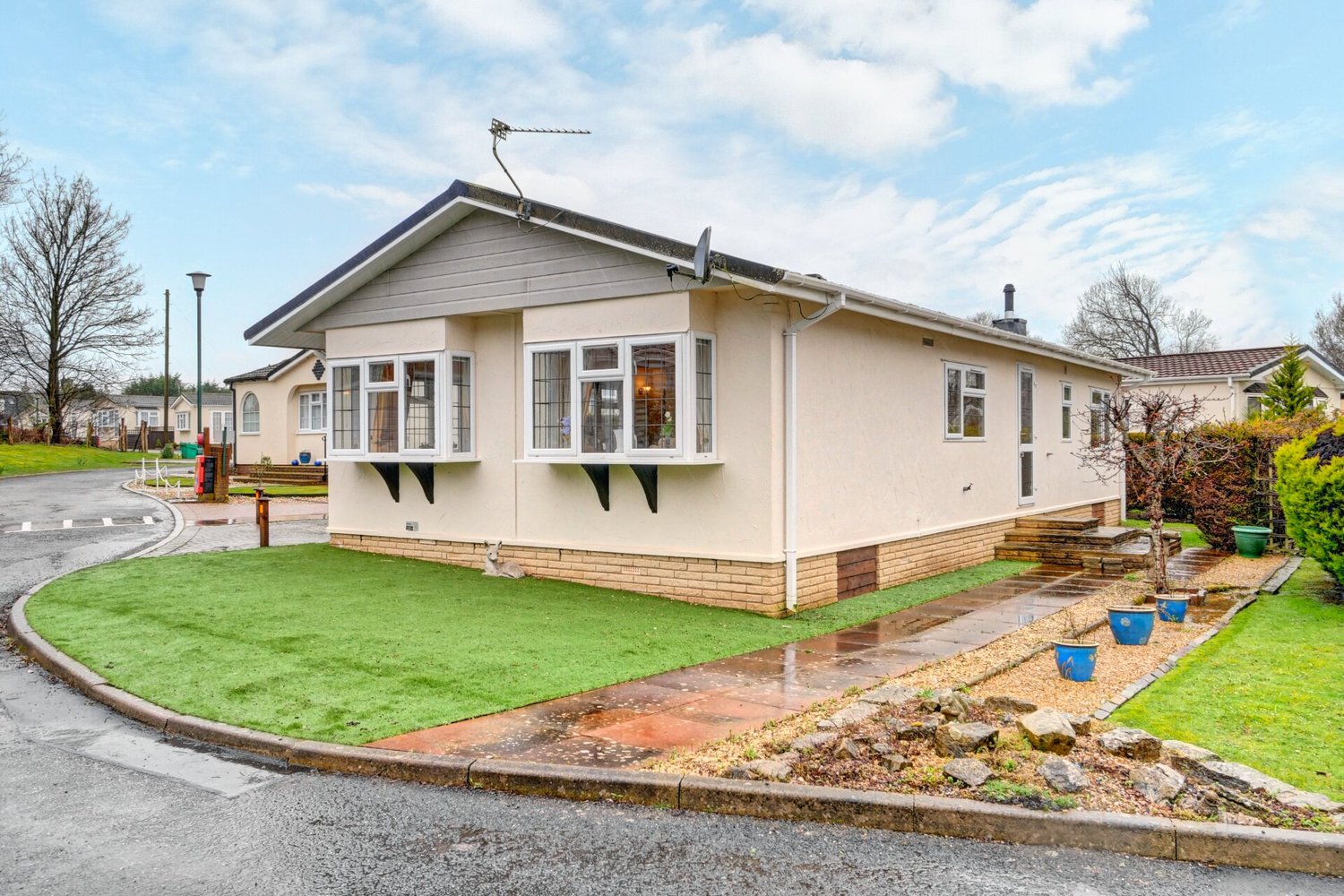 Property Details for Upper Horsebridge Hailsham East Sussex BN27 3UU