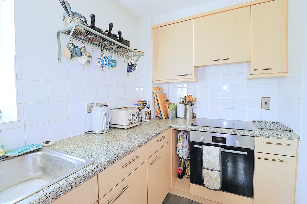 Corfe Way, Farnborough, GU14 6TS