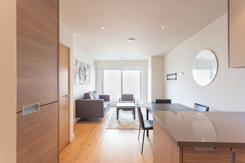1 bedroom(s) apartment to sale in Heritage Avenue, London-image 8