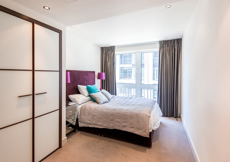 2 bedroom(s) apartment to sale in Park Street, Chelsea Creek, London-image 3