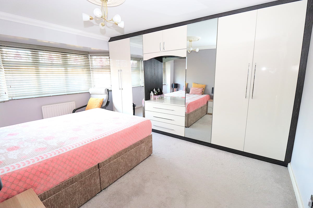 Blunden Road, Farnborough, GU14 8QW