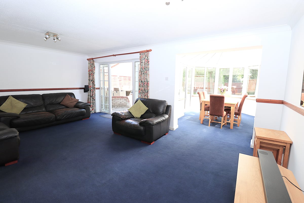 The Potteries, Farnborough, GU14 9JR