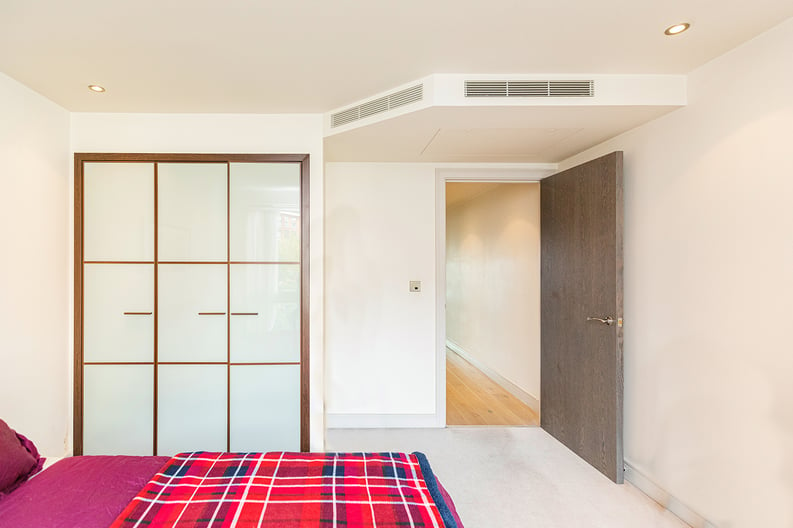 1 bedroom(s) apartment to sale in Park Street, Chelsea Creek, London-image 9