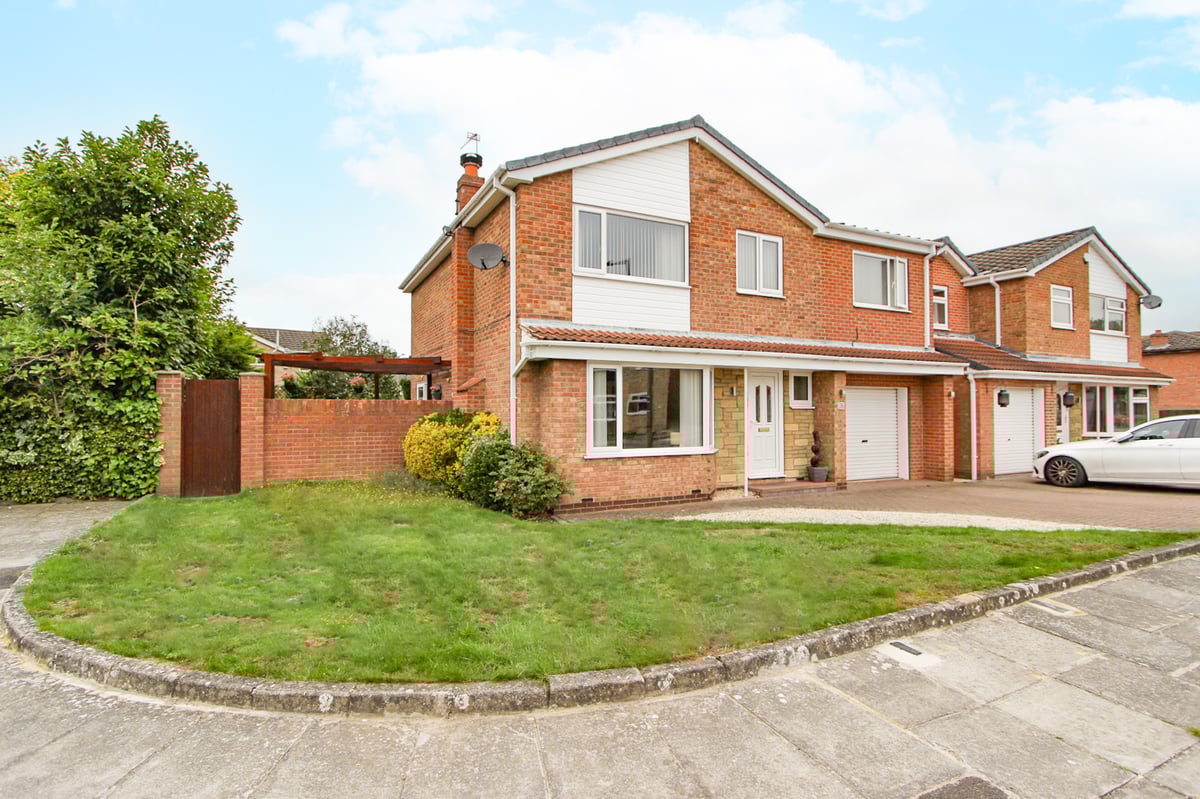 5 bedroom detached house for sale, Hennings Close, Bessacarr, Doncaster The Property Hive