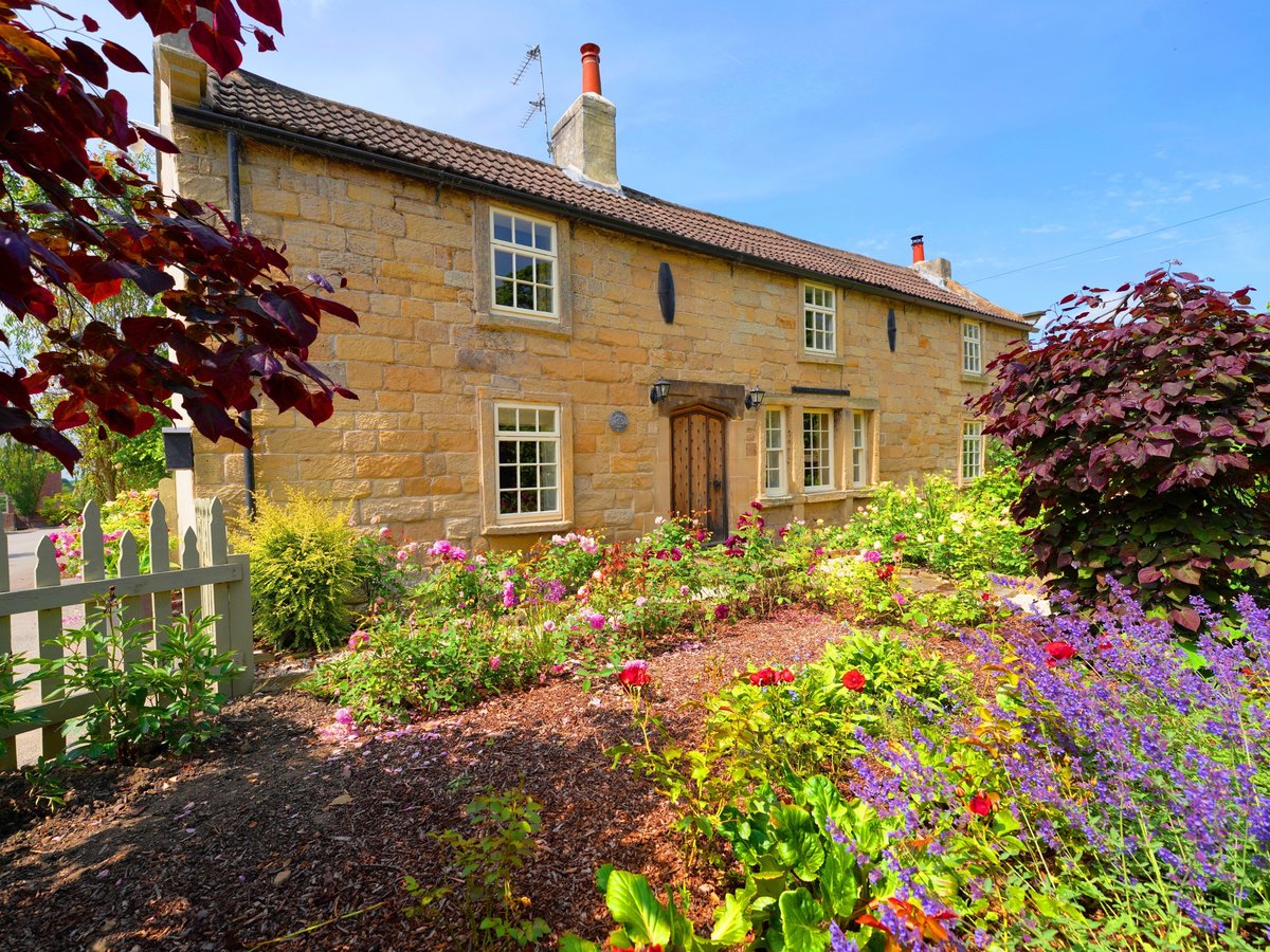 Priory Cottage, Pontefract Road, Pontefract, WF7 7EF