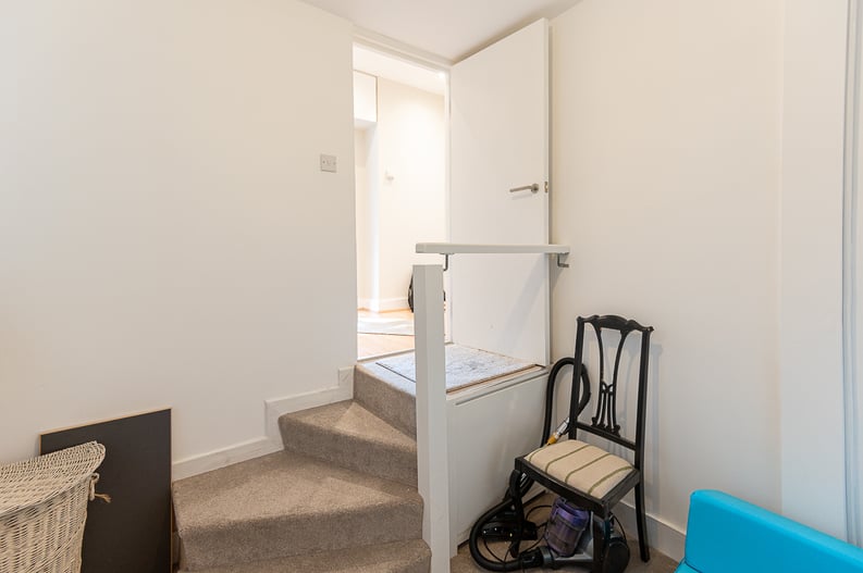 2 bedroom(s) apartment to sale in Cholmeley Park, Highgate Village, London-image 6