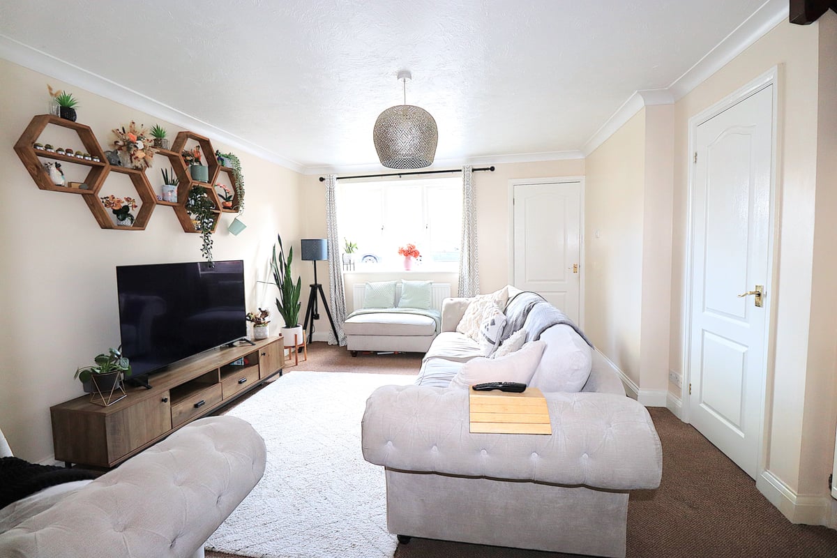 Chamomile Gardens, Farnborough, GU14 9XY