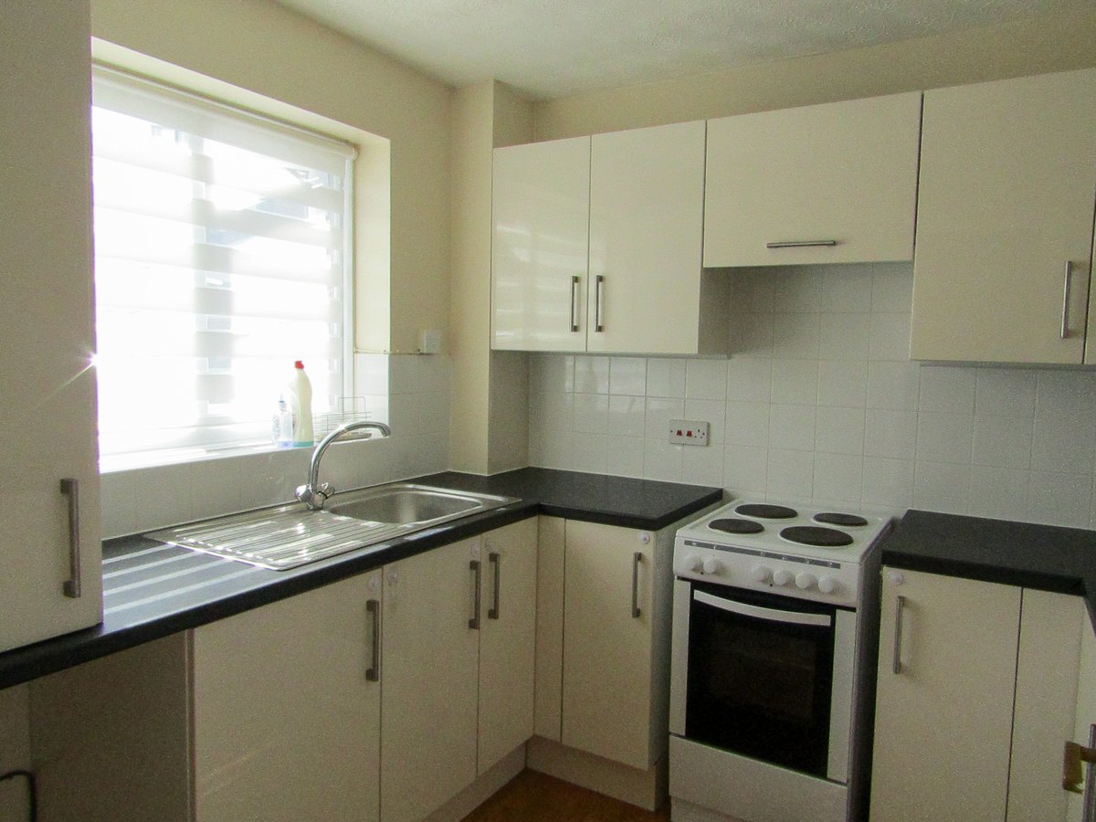 Holdenby Close, DN22 6UA