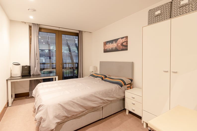 2 bedroom(s) apartment to sale in Fetter Lane, Holborn, London-image 8