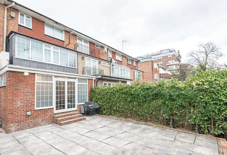 3 bedroom(s) house to sale in Avenue Road, St. John's Wood, London-image 3