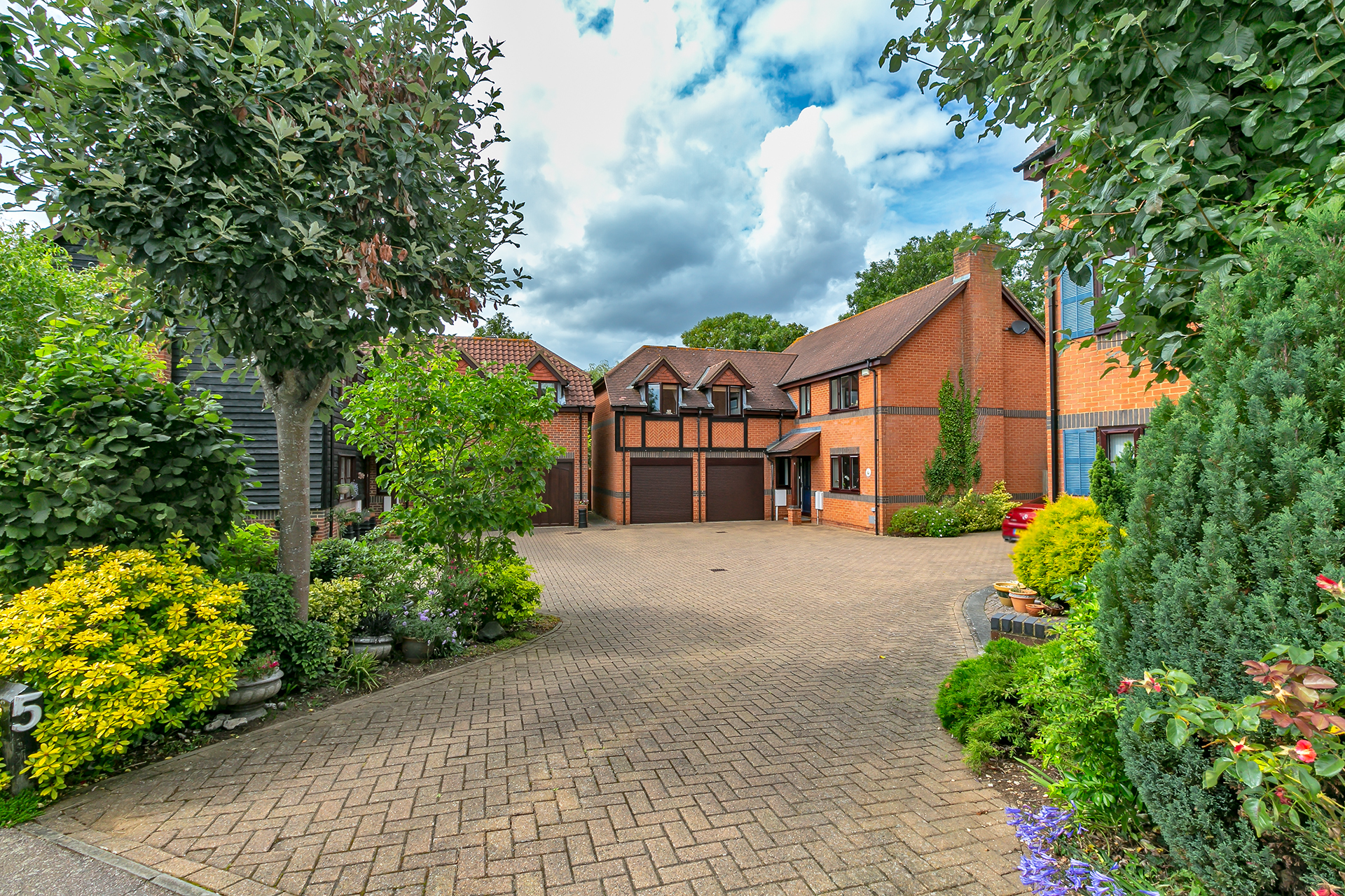 Walton Road, Milton Keynes, Buckinghamshire Image