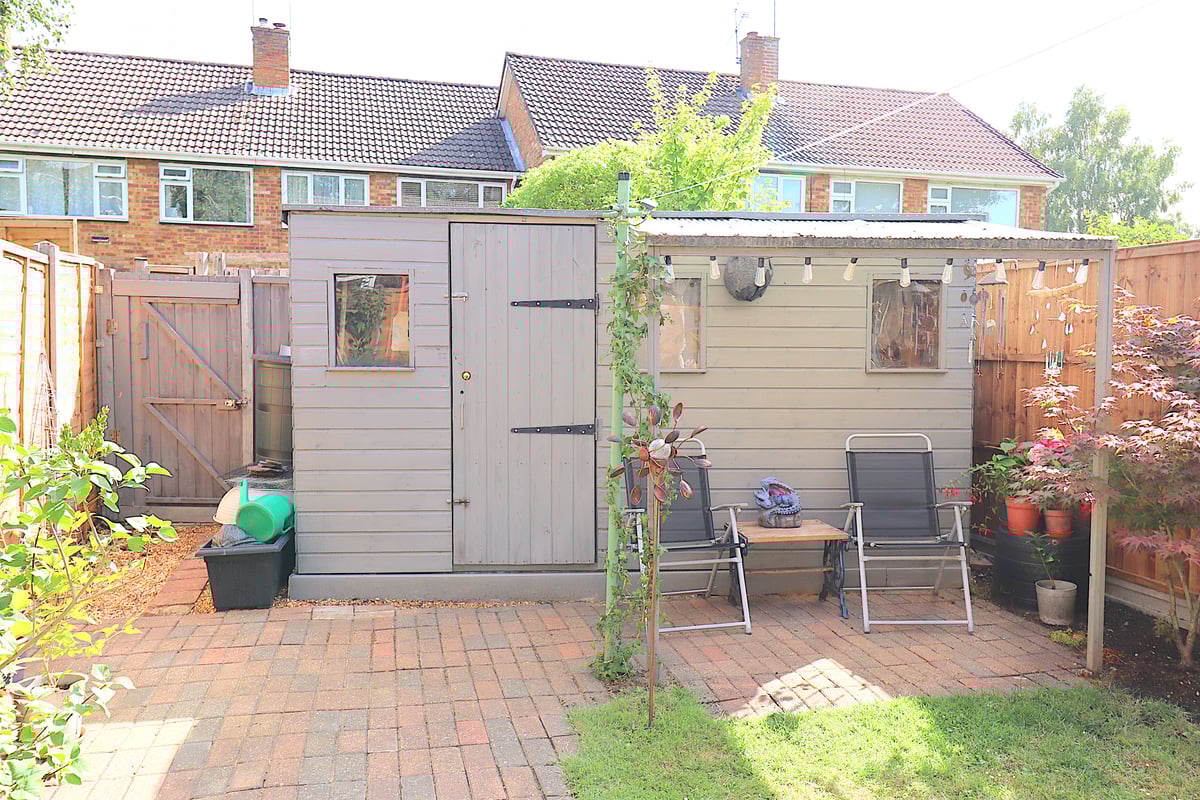 Ively Road, Farnborough, GU14 0JN