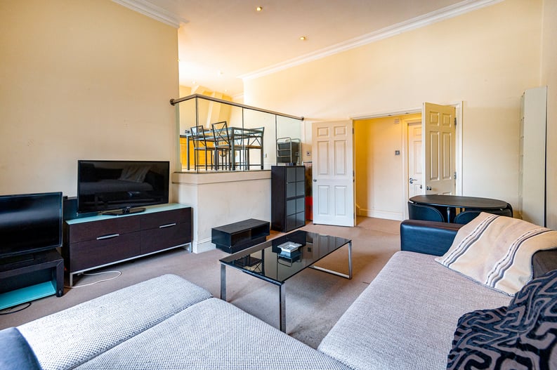 3 bedroom(s) apartment to sale in Whitehall, St James, London-image 2