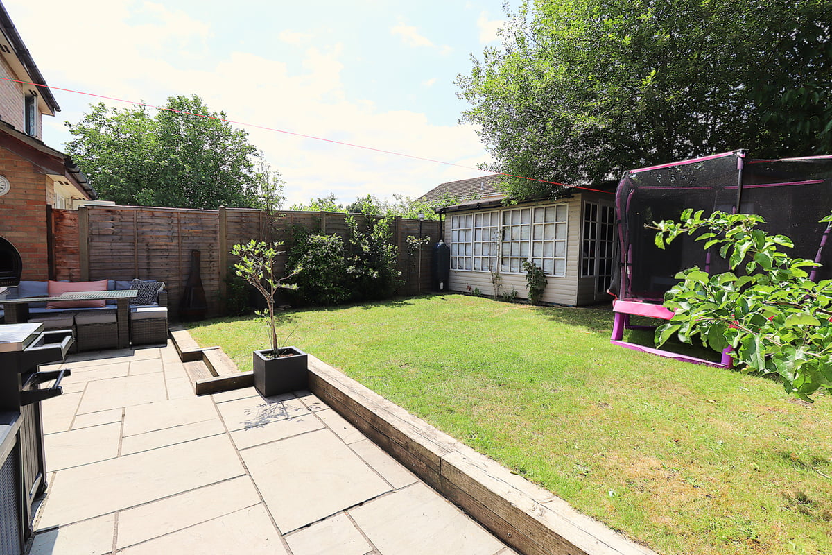 Long Beech Drive, FARNBOROUGH, GU14 0PR