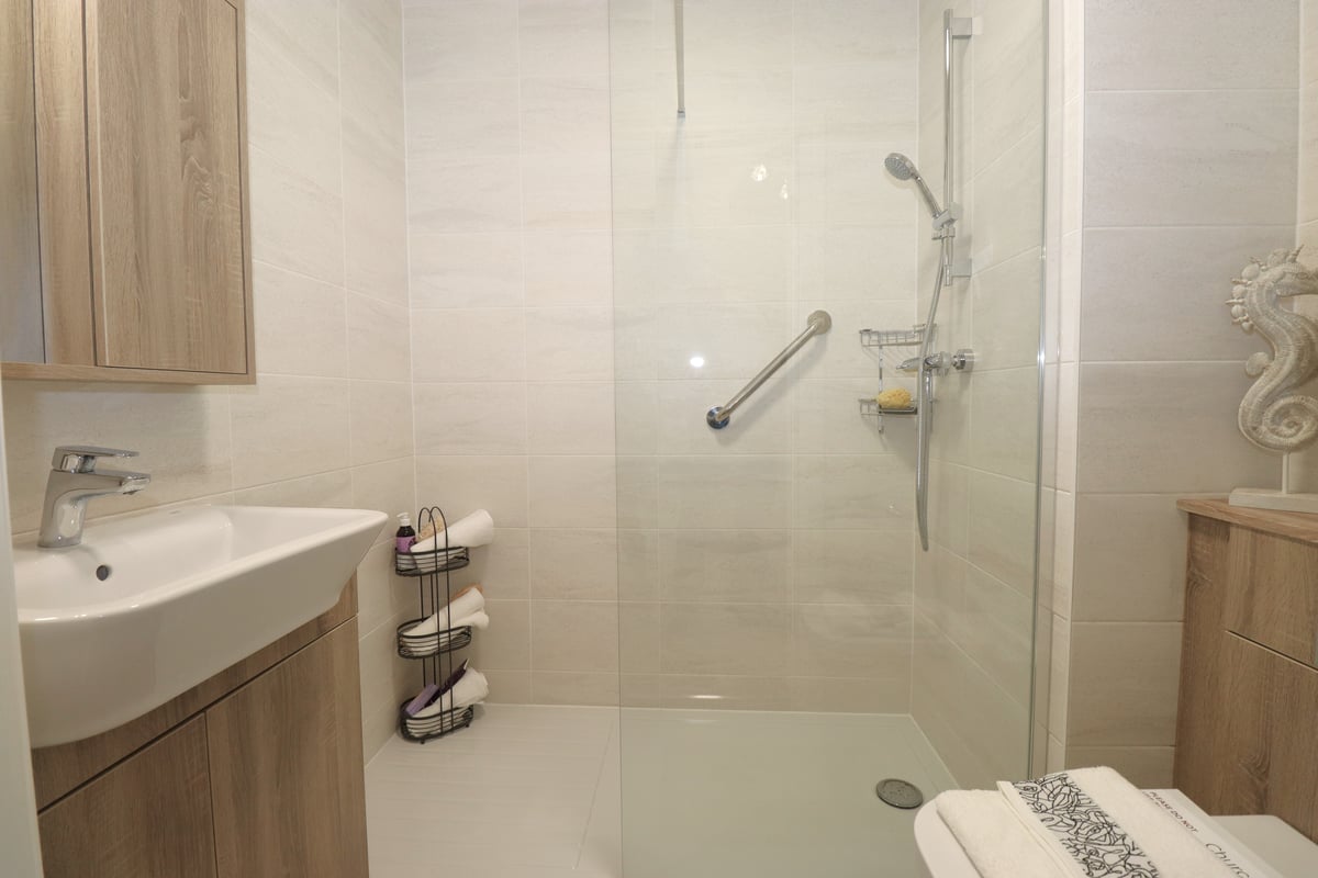 Yates Lodge, Victoria Road, Farnborough, GU14 7PN