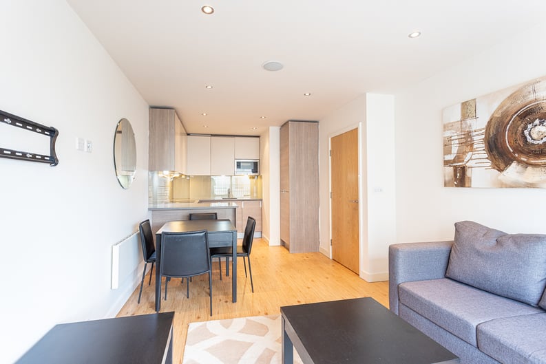 1 bedroom(s) apartment to sale in Heritage Avenue, London-image 11