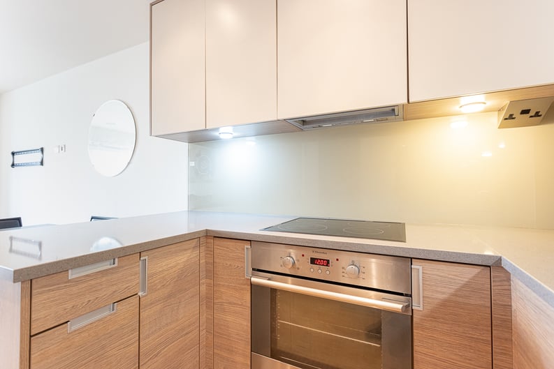 1 bedroom(s) apartment to sale in Heritage Avenue, London-image 12