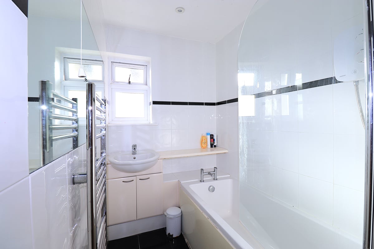 Fowler Road, Farnborough, GU14 0BN