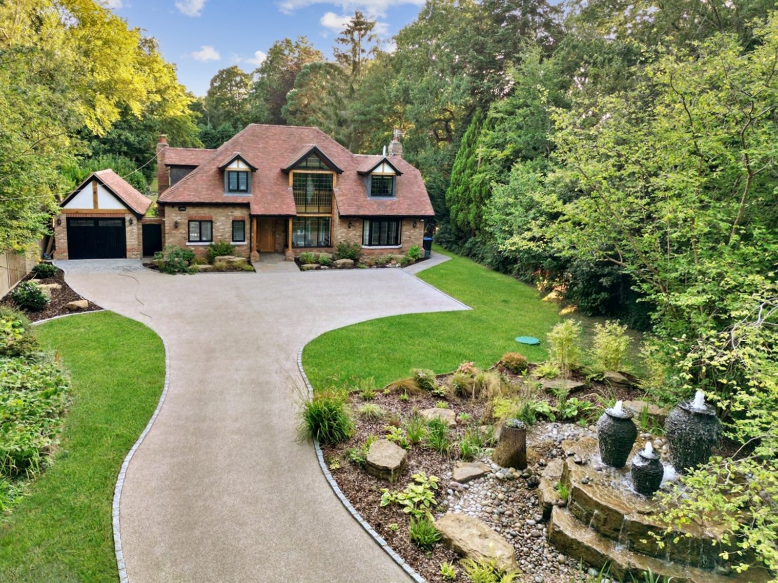 Lake View Road, Felbridge, Surrey