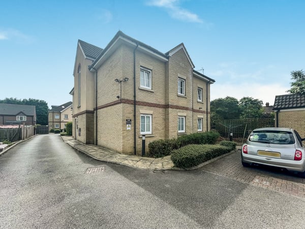 Walsingham Close, Bedford Image