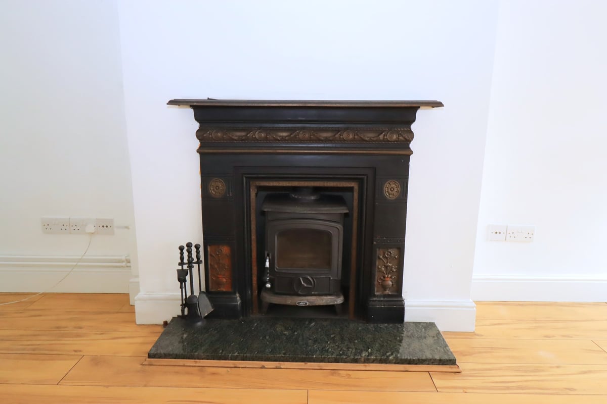 Barnes Close, Farnborough, GU14 7JA