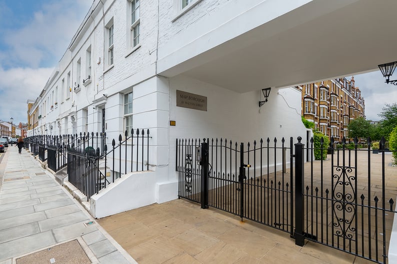 3 bedroom(s) apartment to sale in Walton Street, Kensington, London-image 14