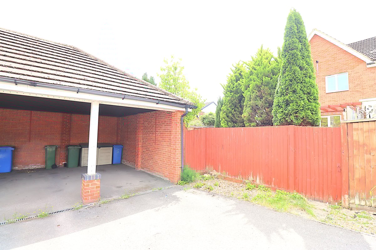 Fleet Road, Farnborough, GU14 9SL