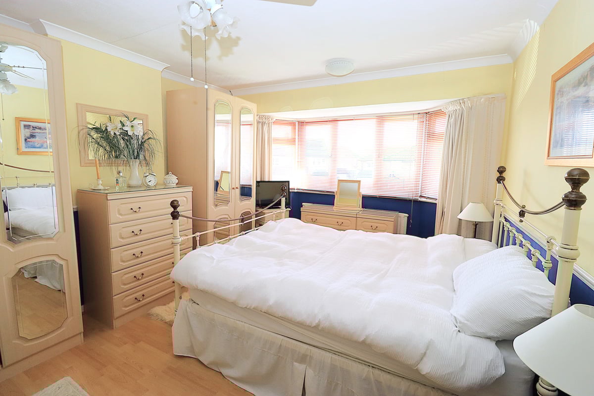 Riverside Close, Farnborough, GU14 8QT